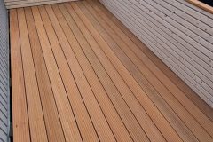 Dachterrasse mit Hochbeet