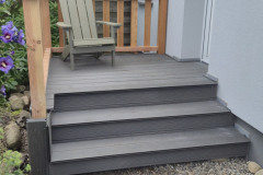 Terrasse mit Treppenzugang